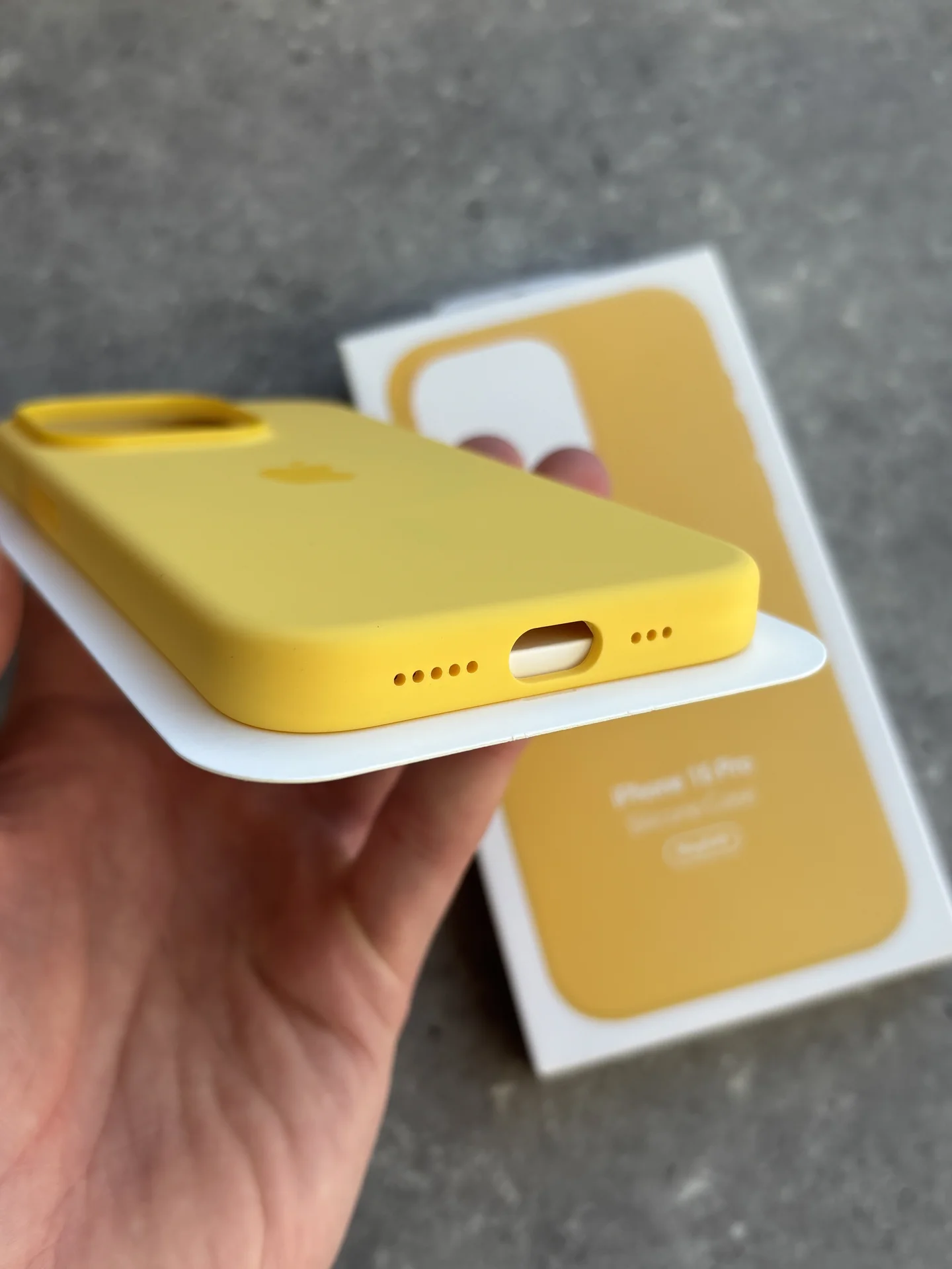 Чехол Silicon Case iPhone 15 Pro Sunshine желтый - миниатюра 5