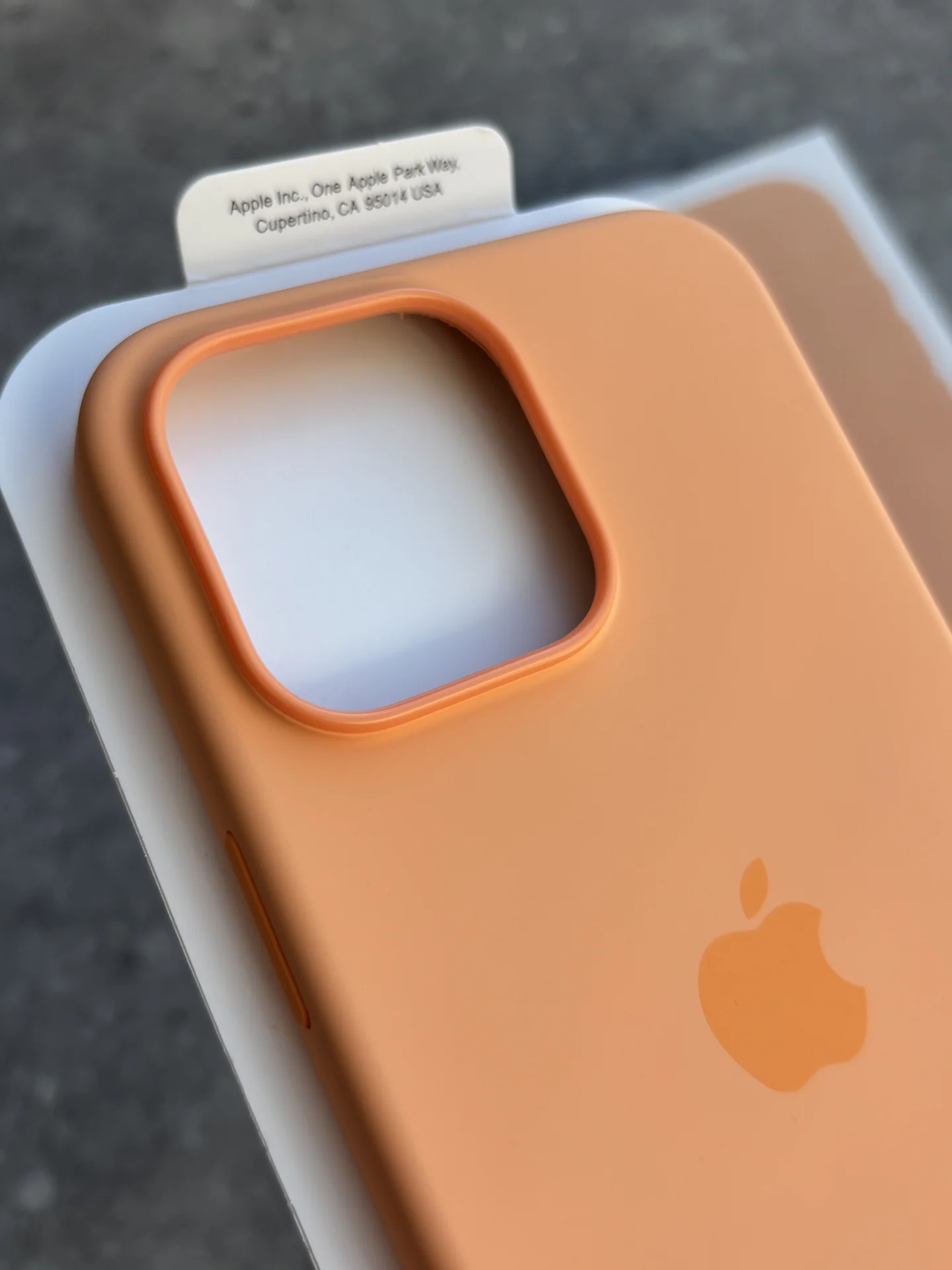 Чехол Silicon Case iPhone 15 Pro Max Orange Sorbet - миниатюра 2