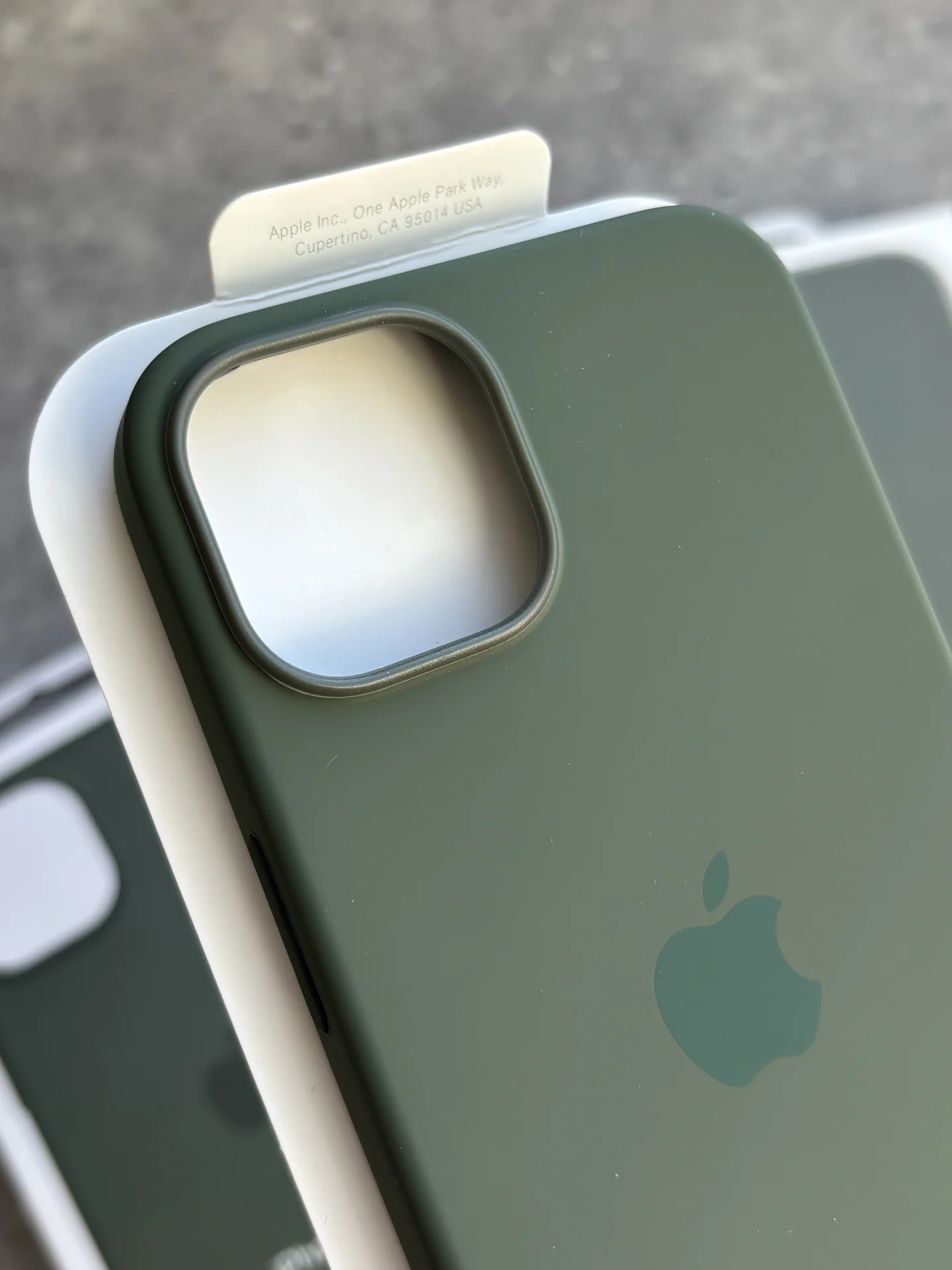Чехол Silicon Case iPhone 14 Olive зеленый - миниатюра 2
