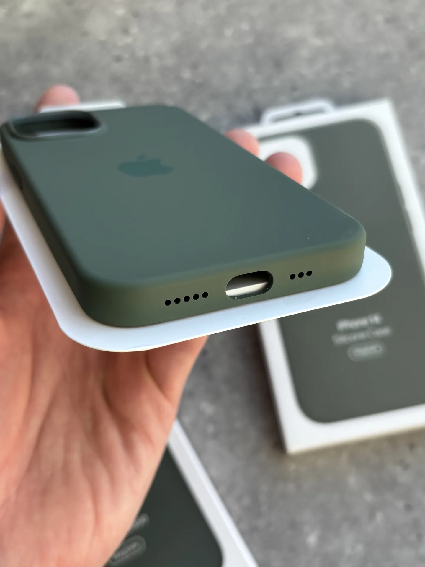Чехол Silicon Case iPhone 14 Olive зеленый - миниатюра 4