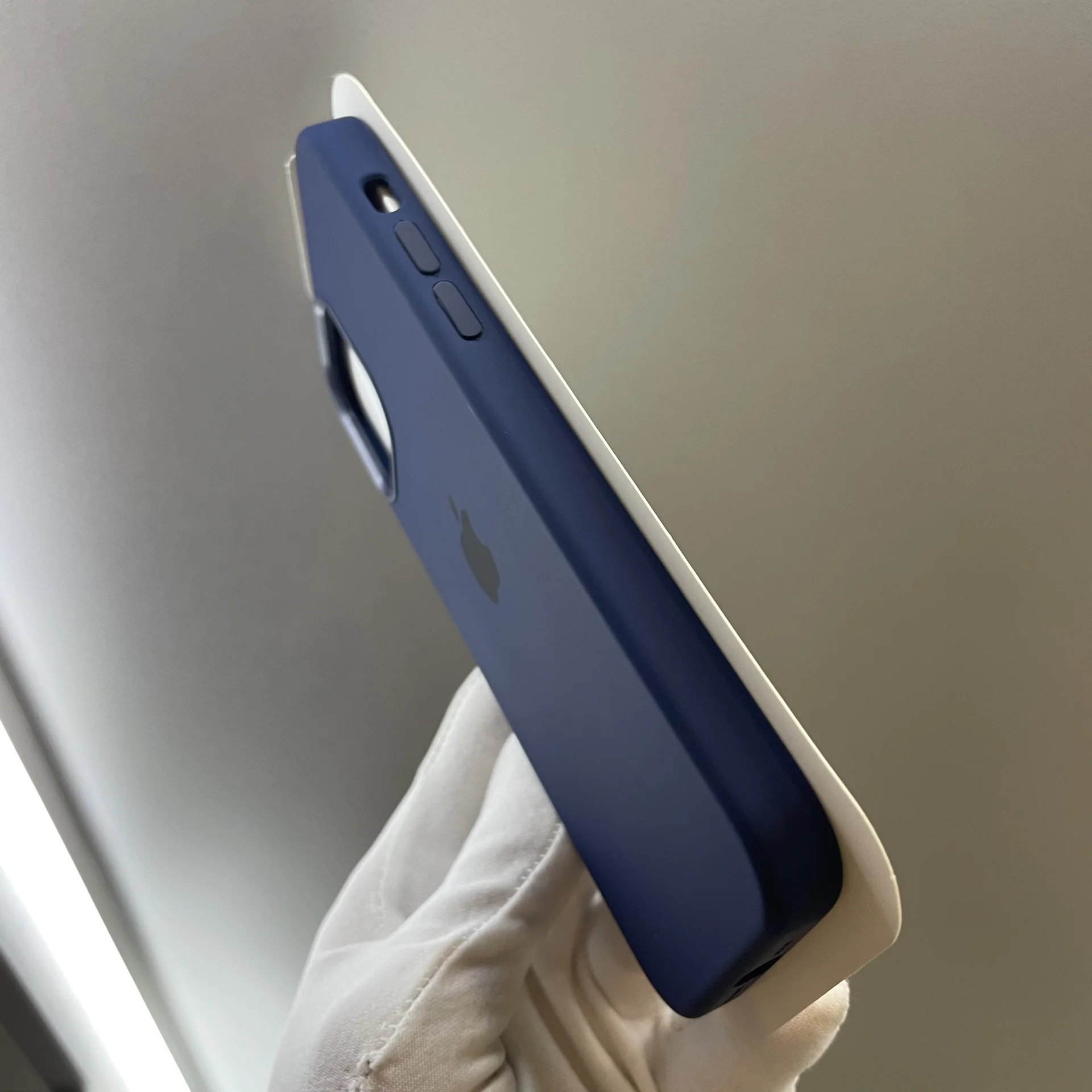 Чехол Silicon Case iPhone 12/ 12 Pro синий - миниатюра 3