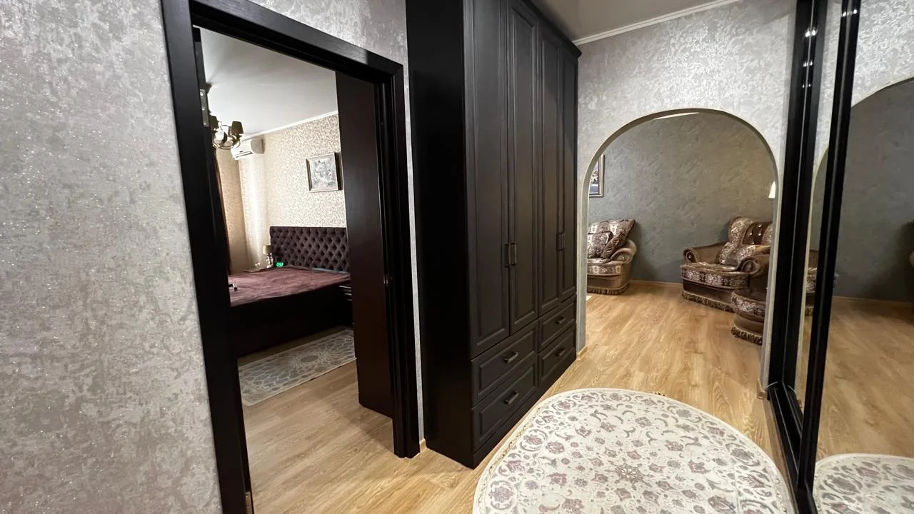 ПРОДАМ 2х комн квартиру в Краснодаре, р-н ЧМР, ул. Кубанская. - миниатюра 12