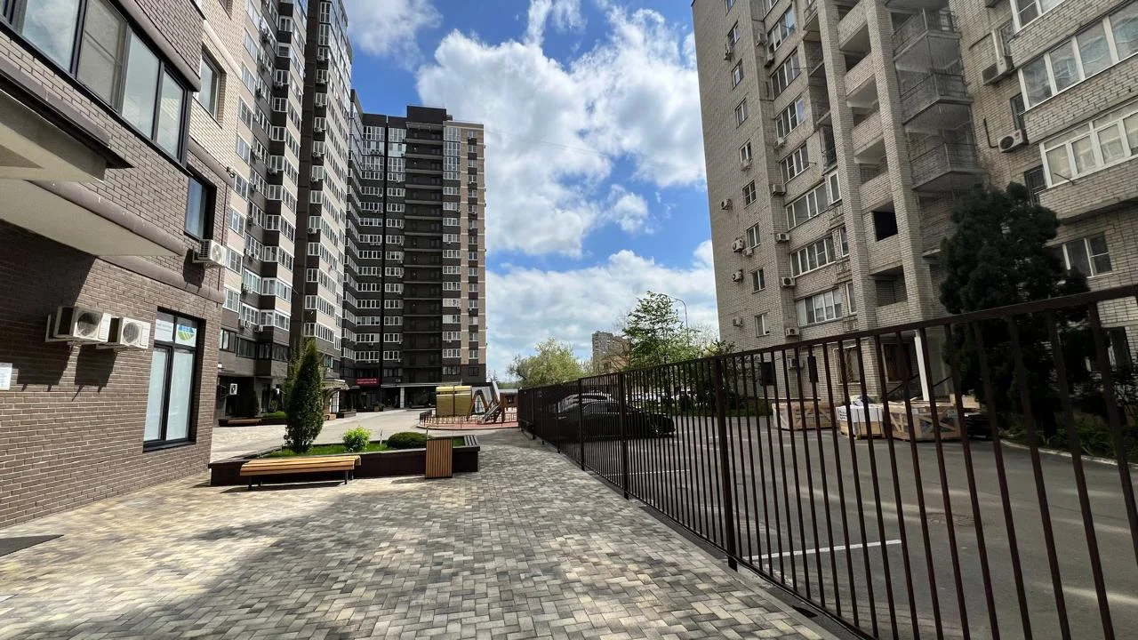 ПРОДАМ 2х комн в Краснодаре, в ЖК Айвазовском, р-н ЧМР - миниатюра 5