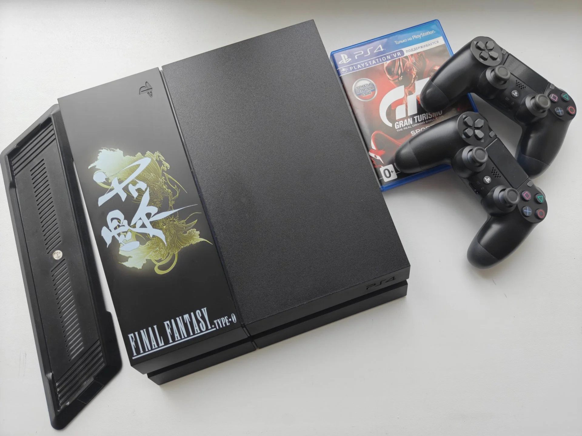 PS4 1208, 500Gb, 2 геймпада, 15 игр