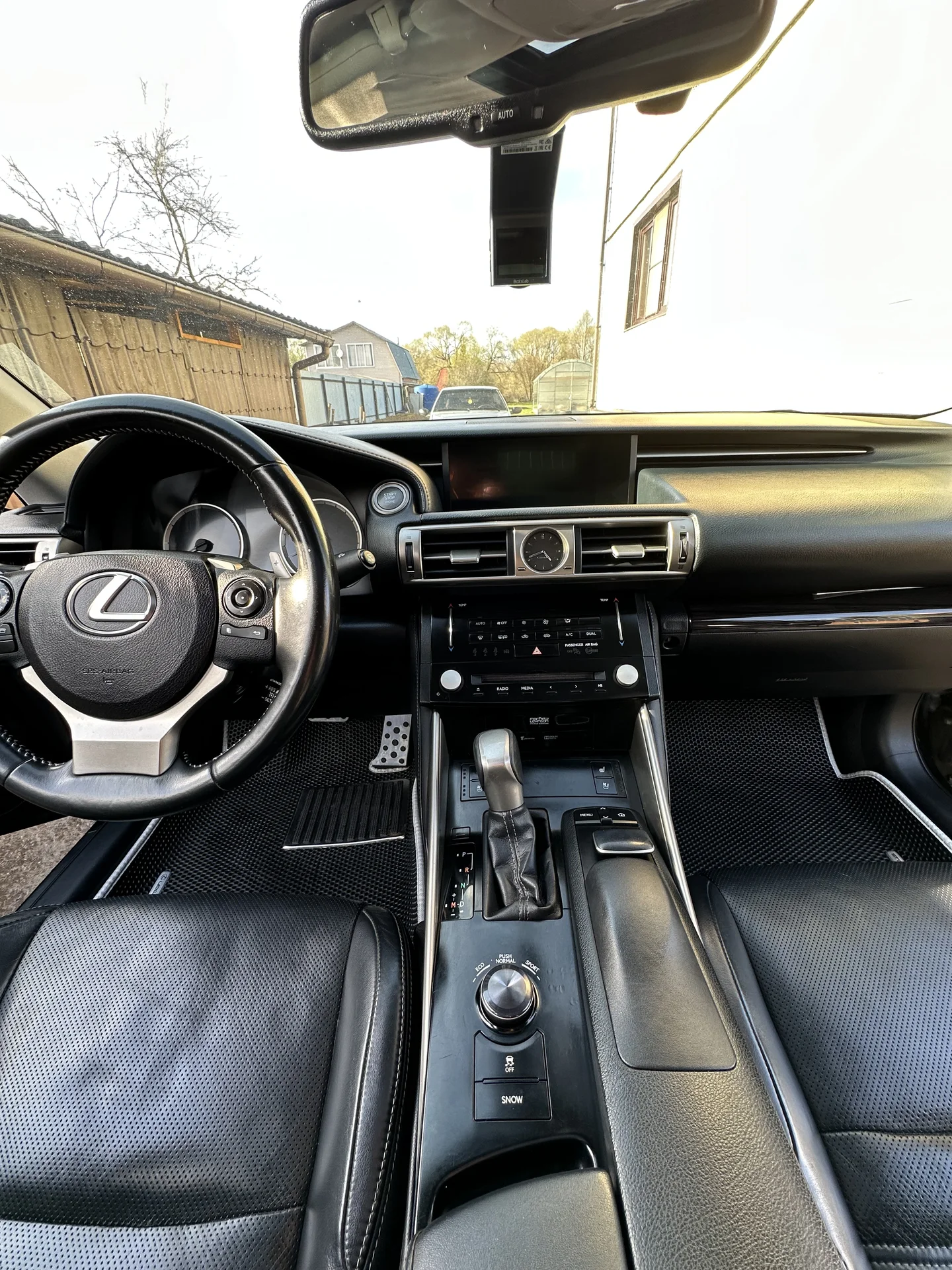 Lexus is250 - миниатюра 11