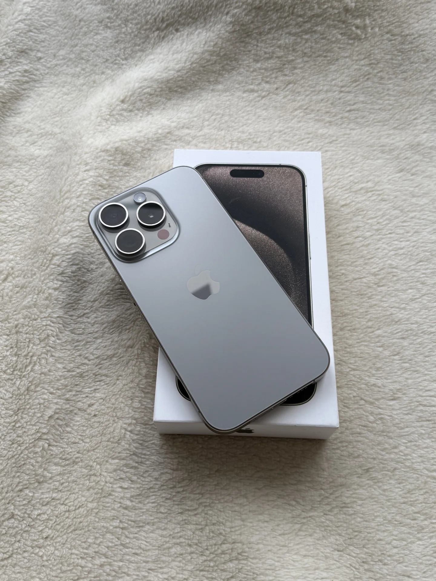 iPhone 15 Pro, 128 ГБ, SIM + eSIM - миниатюра 3