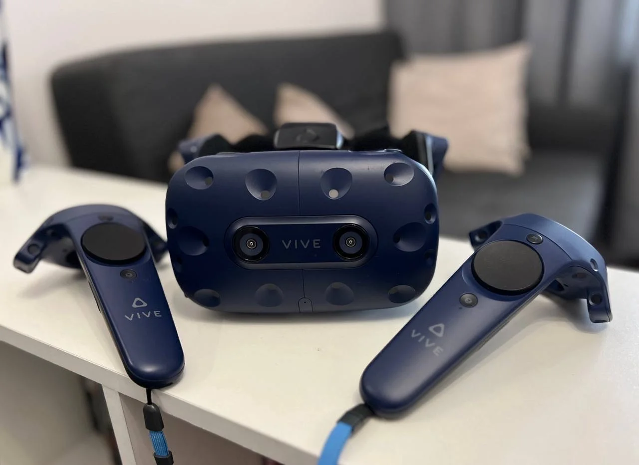 Продаю HTC VIVE Pro. - изображение 1