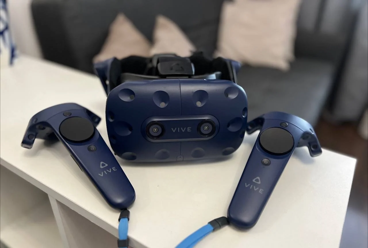 Продаю HTC VIVE Pro. - миниатюра 3