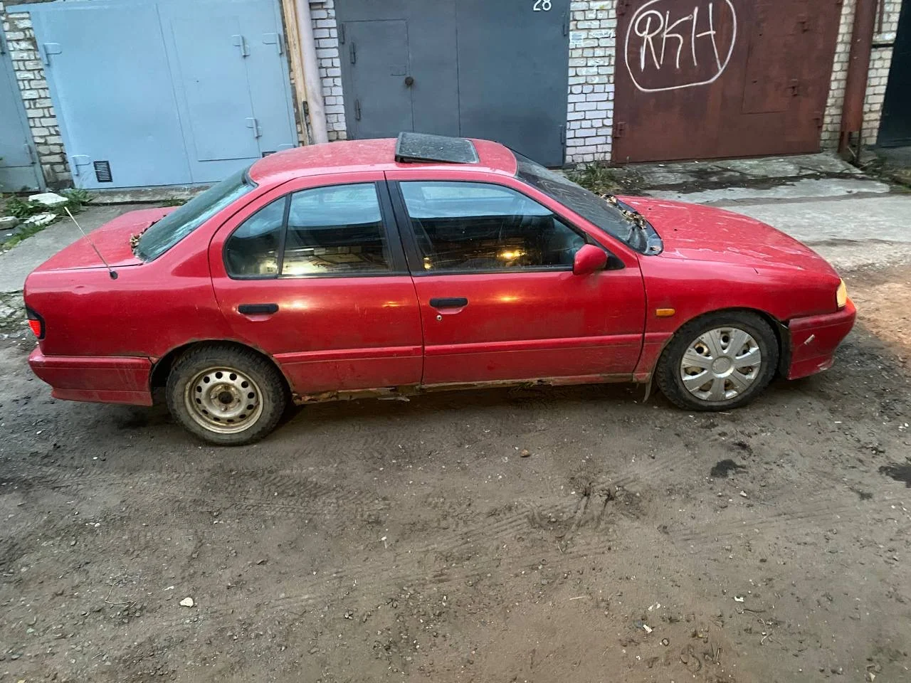 Nissan Primera P10 - миниатюра 2