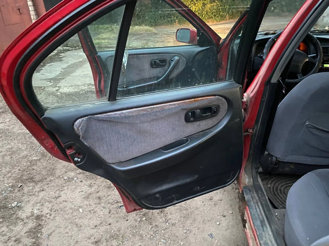 Nissan Primera P10 - миниатюра 10