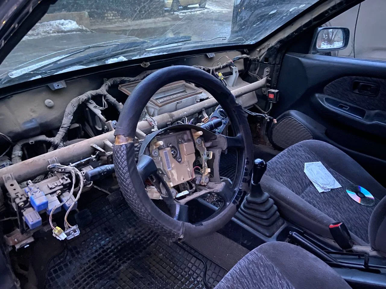 Разбор Nissan Almera N15 - миниатюра 3