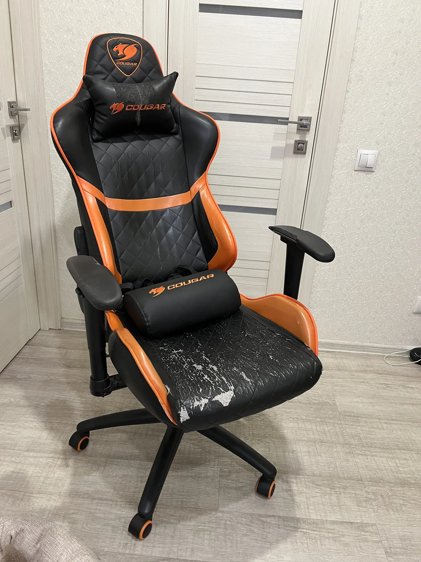 Компьютерное игровое кресло