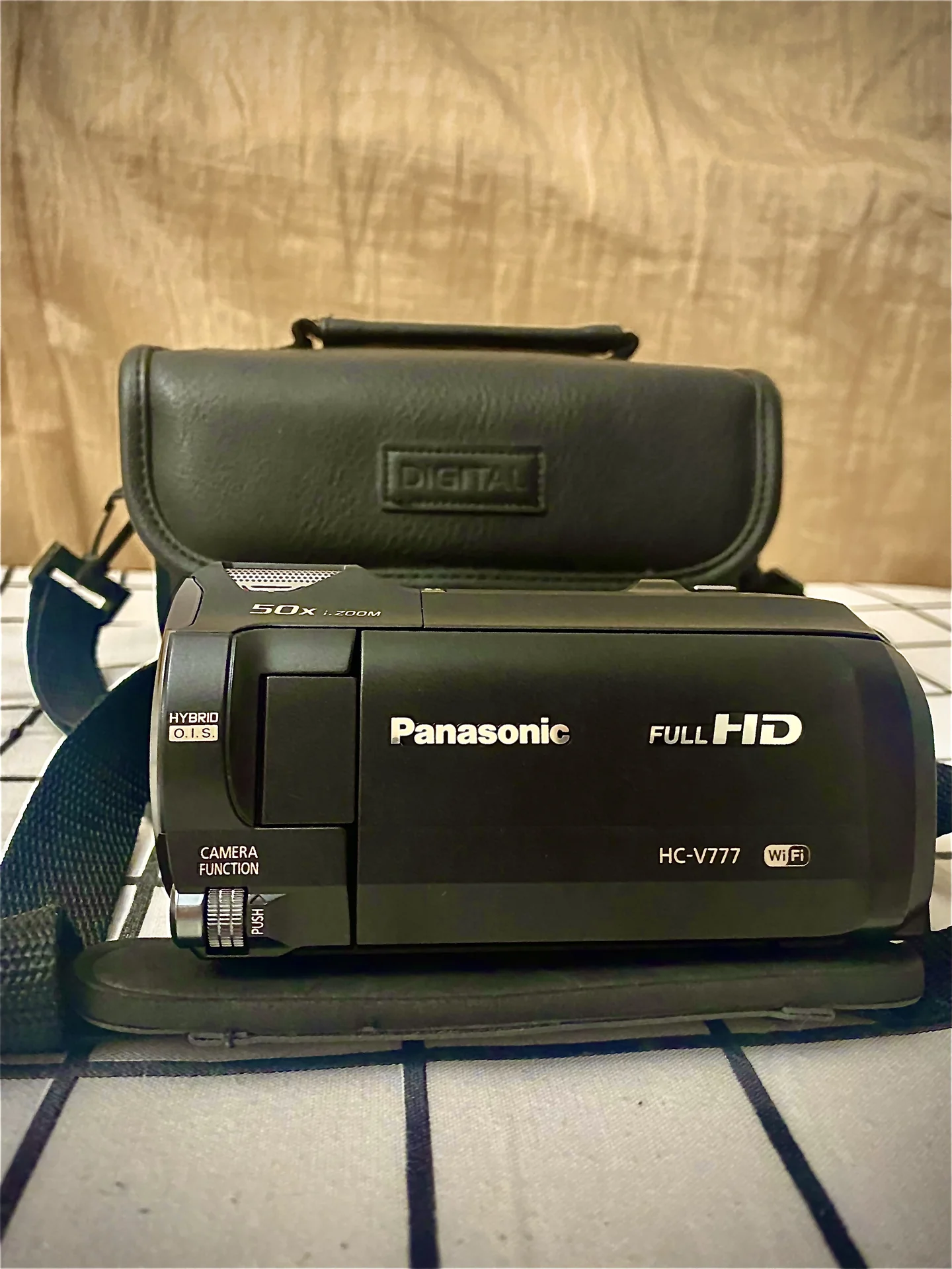 Видеокамера Panasonic HC-V777 - изображение 1