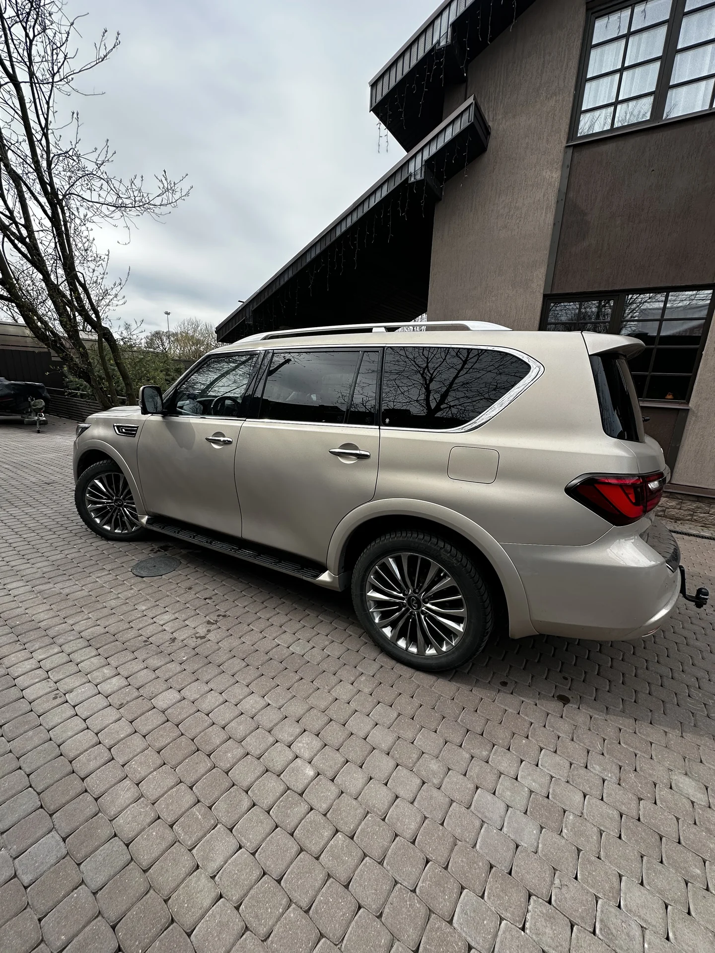 Infinity QX80 - миниатюра 7