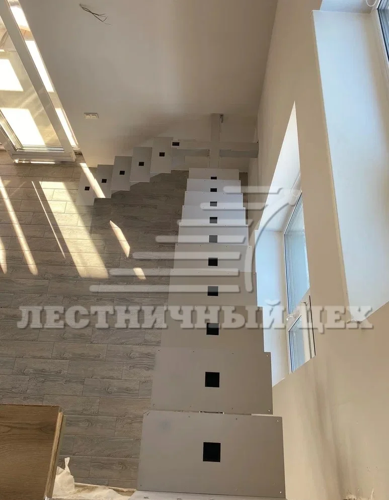 Каркас лестницы на монокосоуре под подсветку - миниатюра 4