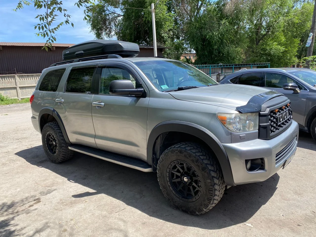 Фендера , расширители арок на Toyota Sequoia - миниатюра 3