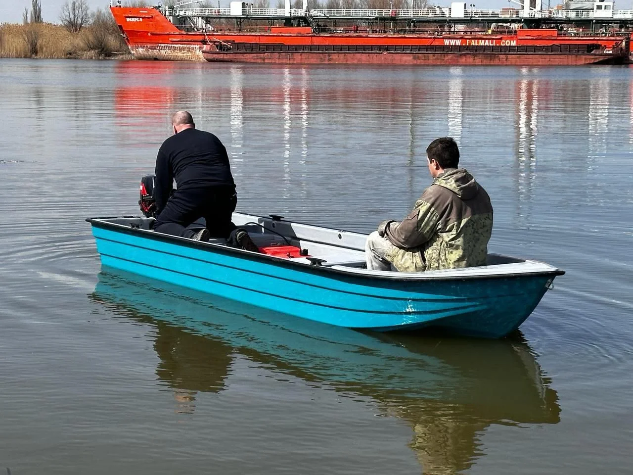 Астраханские лодки Omega XL 45 верфь RBoat - миниатюра 5