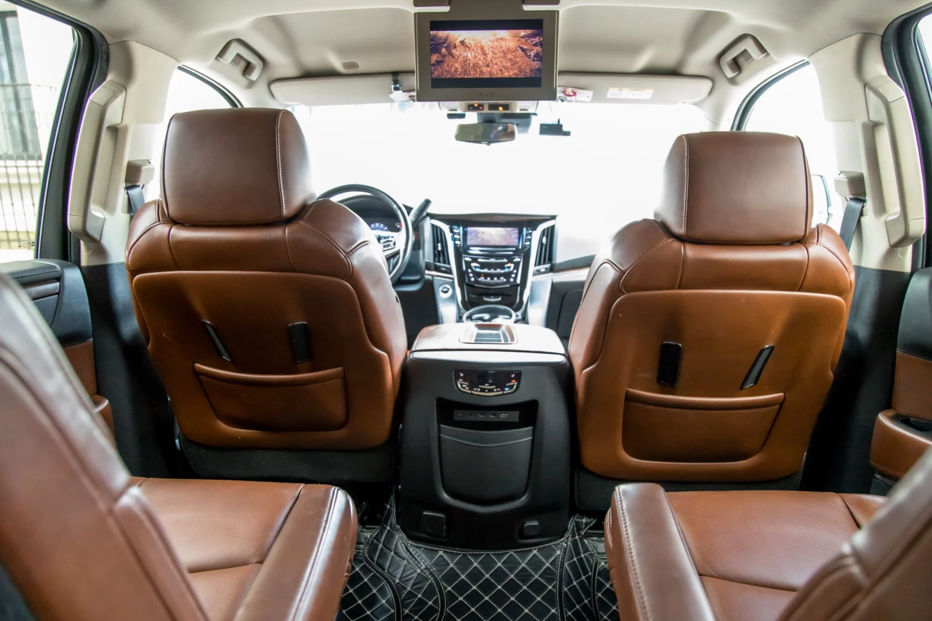 CADILLAC ESCALADE 4 2018 - миниатюра 3