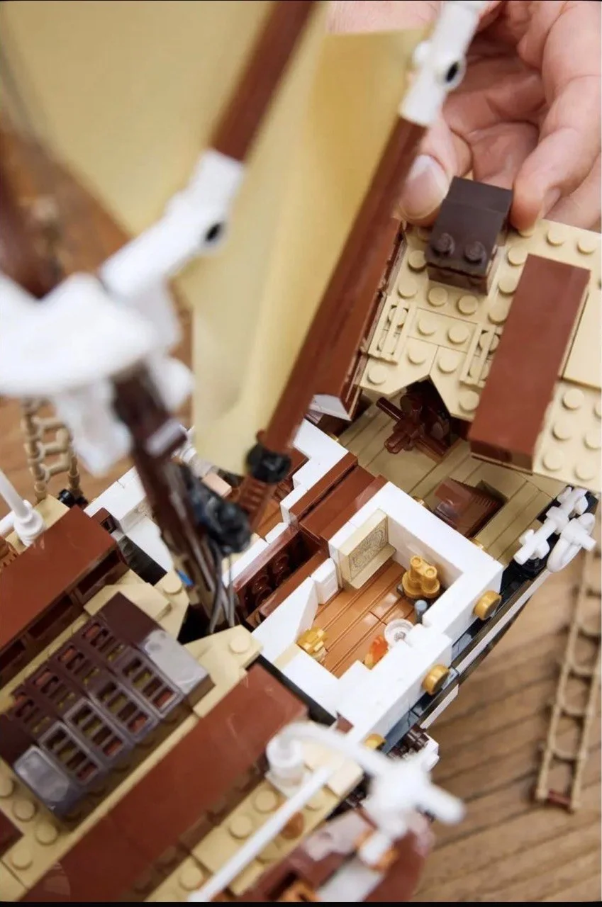 Конструктор Lego Icons 10335 - Корабль Эндьюранс - миниатюра 8