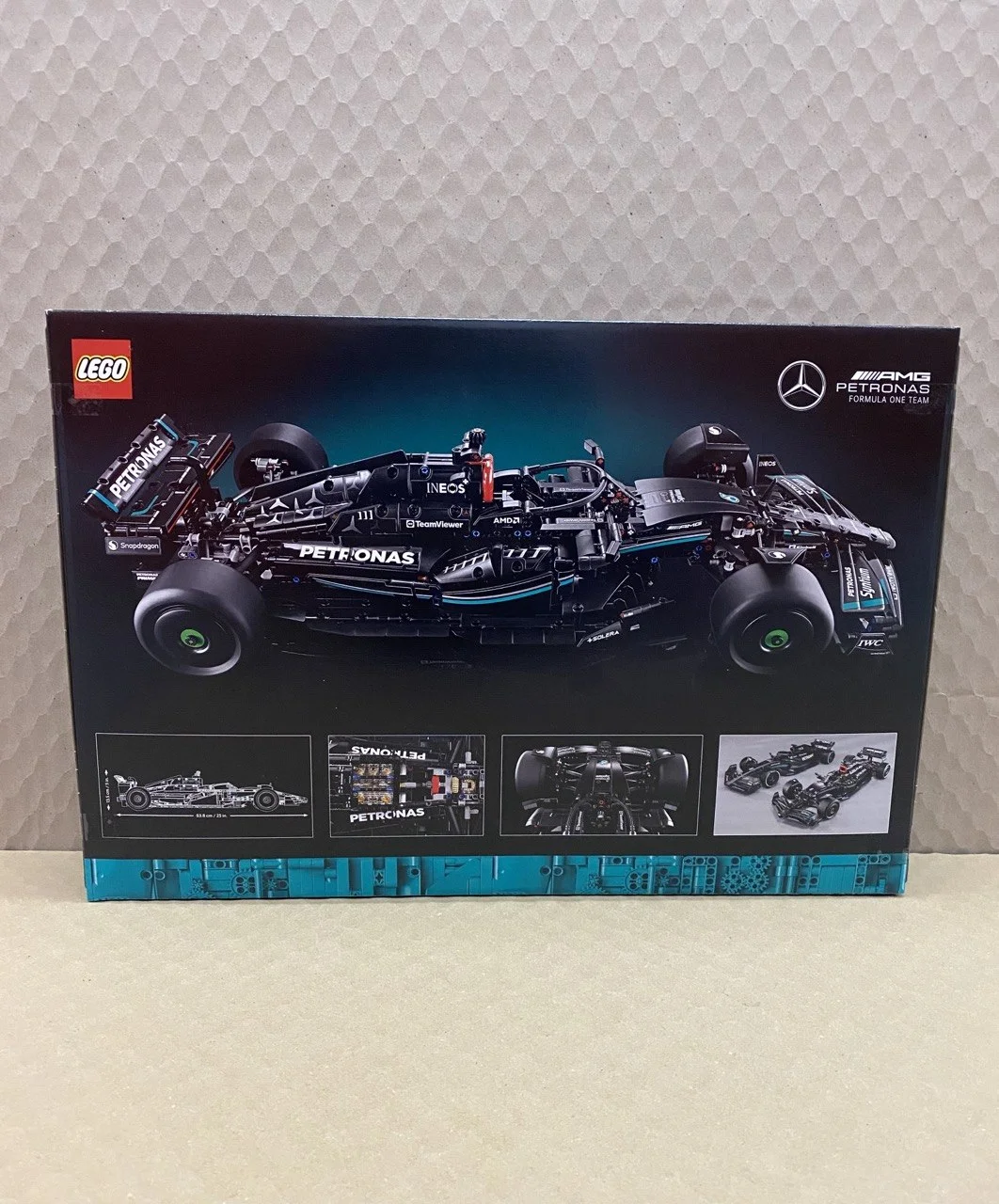 Конструктор Lego Technic 42171 Mercedes-AMG F1 W14 - миниатюра 4