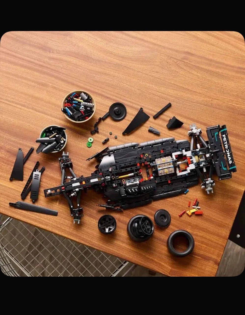 Конструктор Lego Technic 42171 Mercedes-AMG F1 W14 - миниатюра 7