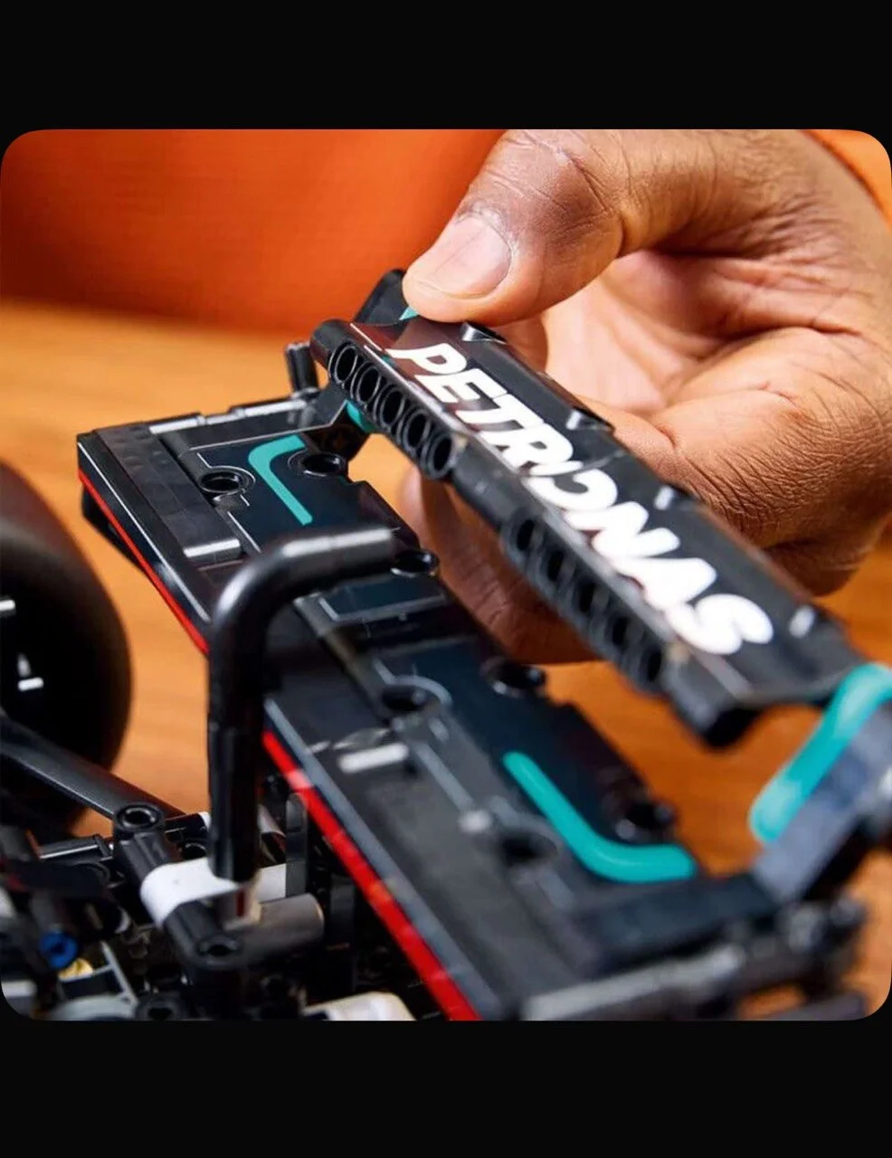 Конструктор Lego Technic 42171 Mercedes-AMG F1 W14 - миниатюра 9