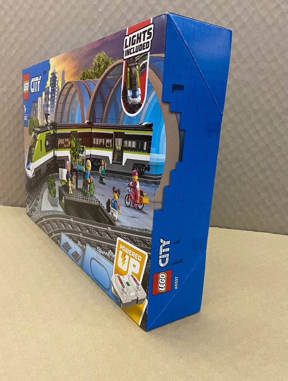 Lego City 60337 Пассажирский Поезд-Экспресс - миниатюра 3