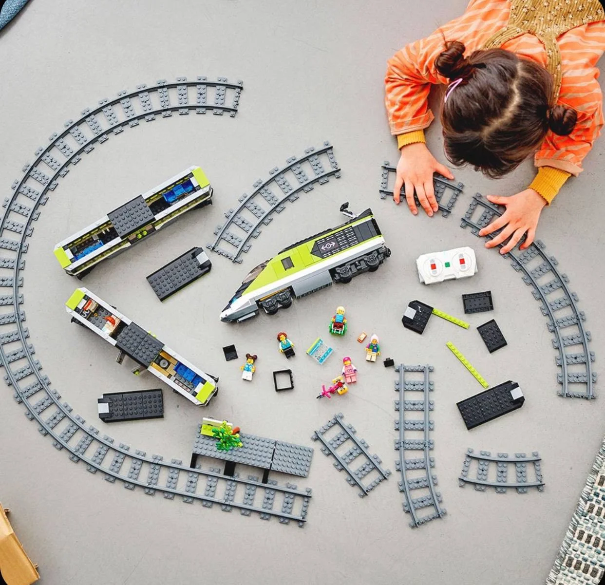 Lego City 60337 Пассажирский Поезд-Экспресс - миниатюра 5