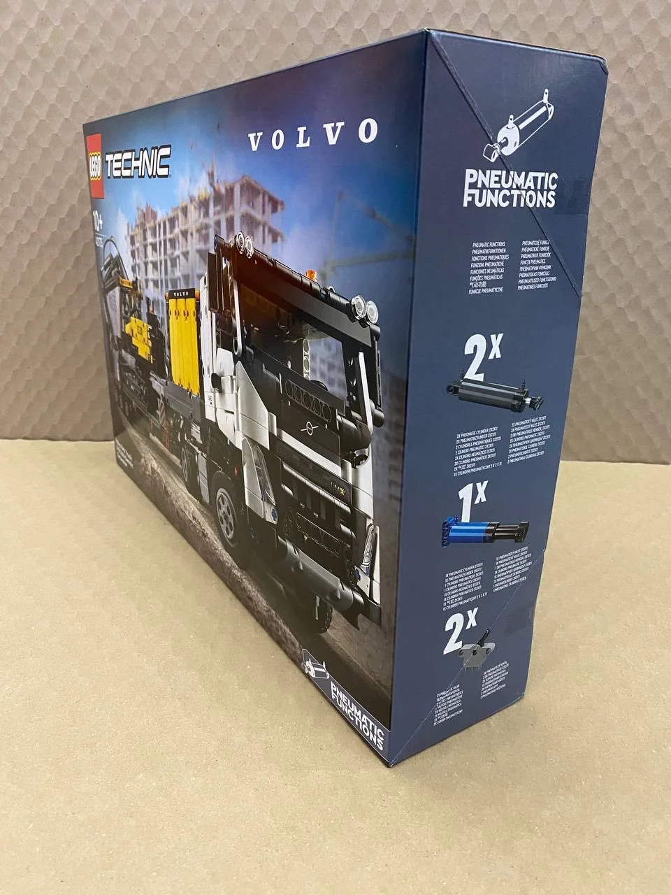 Lego Technic 42175 Volvo EMX Truck & Excavator - миниатюра 4