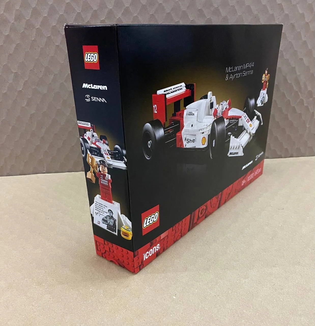 Lego Icons 10330 McLaren F1 MP4/4 Аиртон Сенна - миниатюра 2
