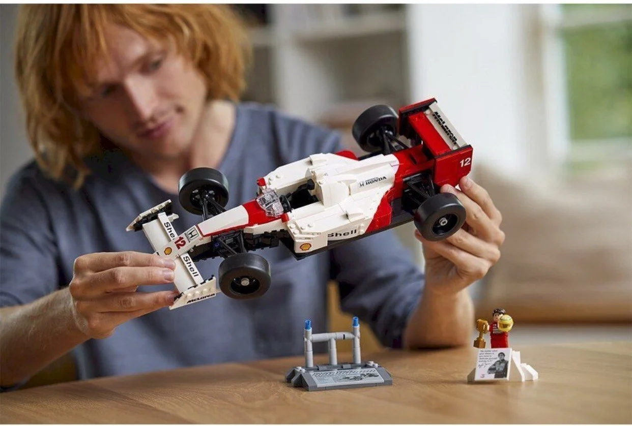 Lego Icons 10330 McLaren F1 MP4/4 Аиртон Сенна - миниатюра 6
