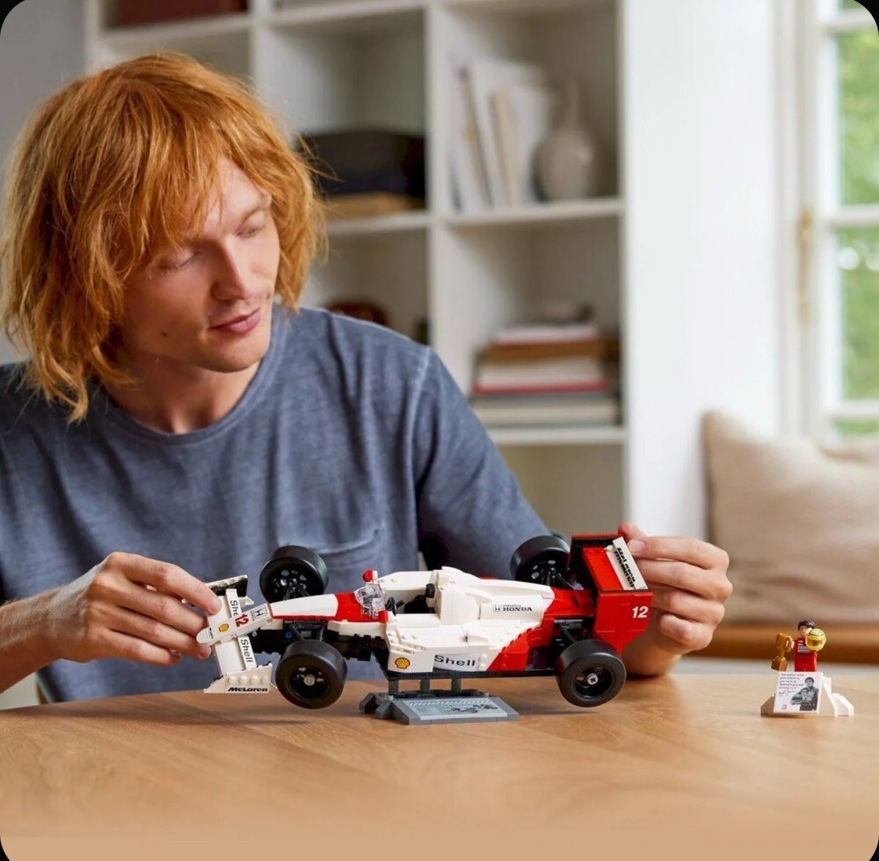 Lego Icons 10330 McLaren F1 MP4/4 Аиртон Сенна - миниатюра 8