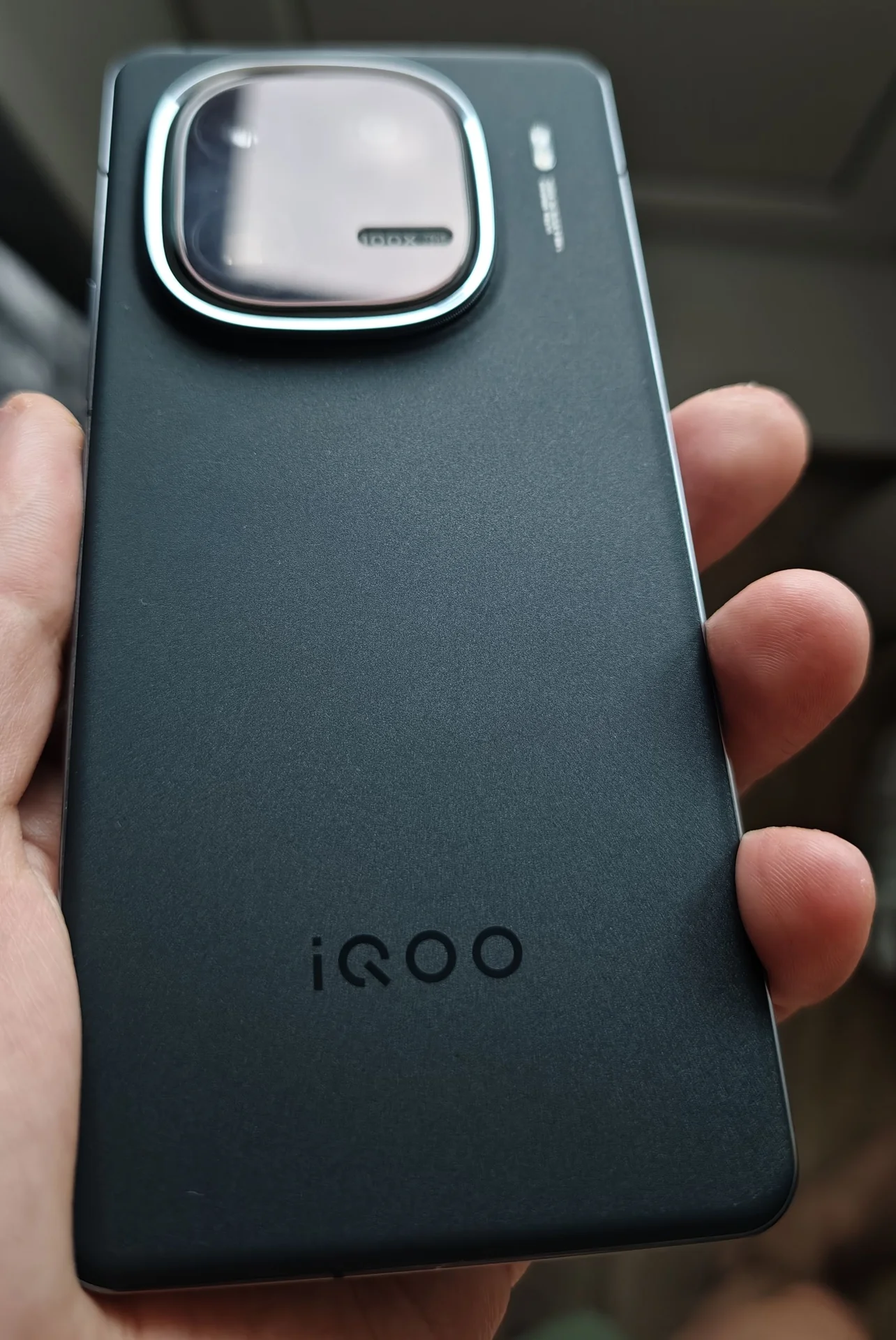 Vivo iqoo 12 - миниатюра 2