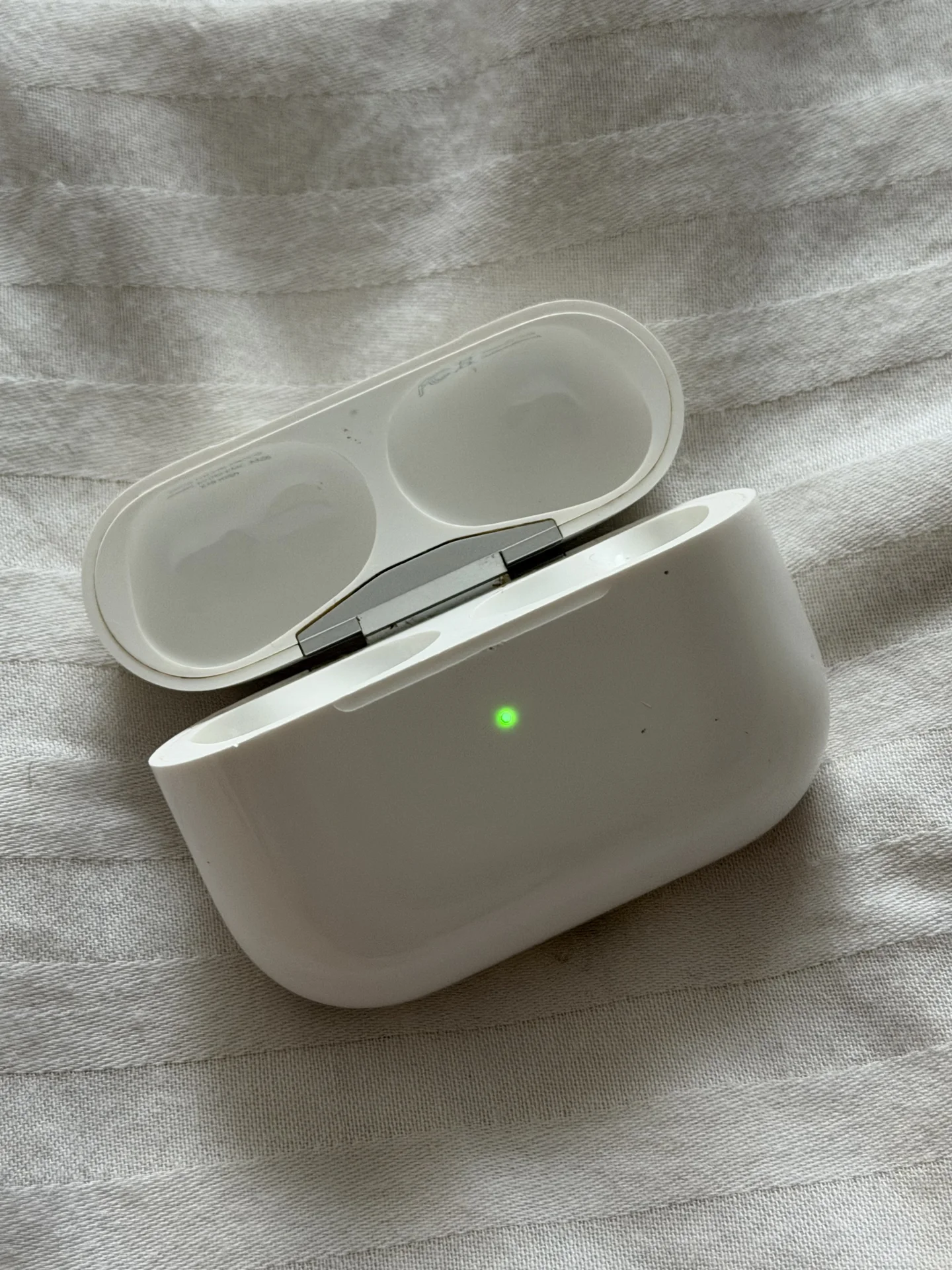 Кейс AirPods Pro 1 - миниатюра 3