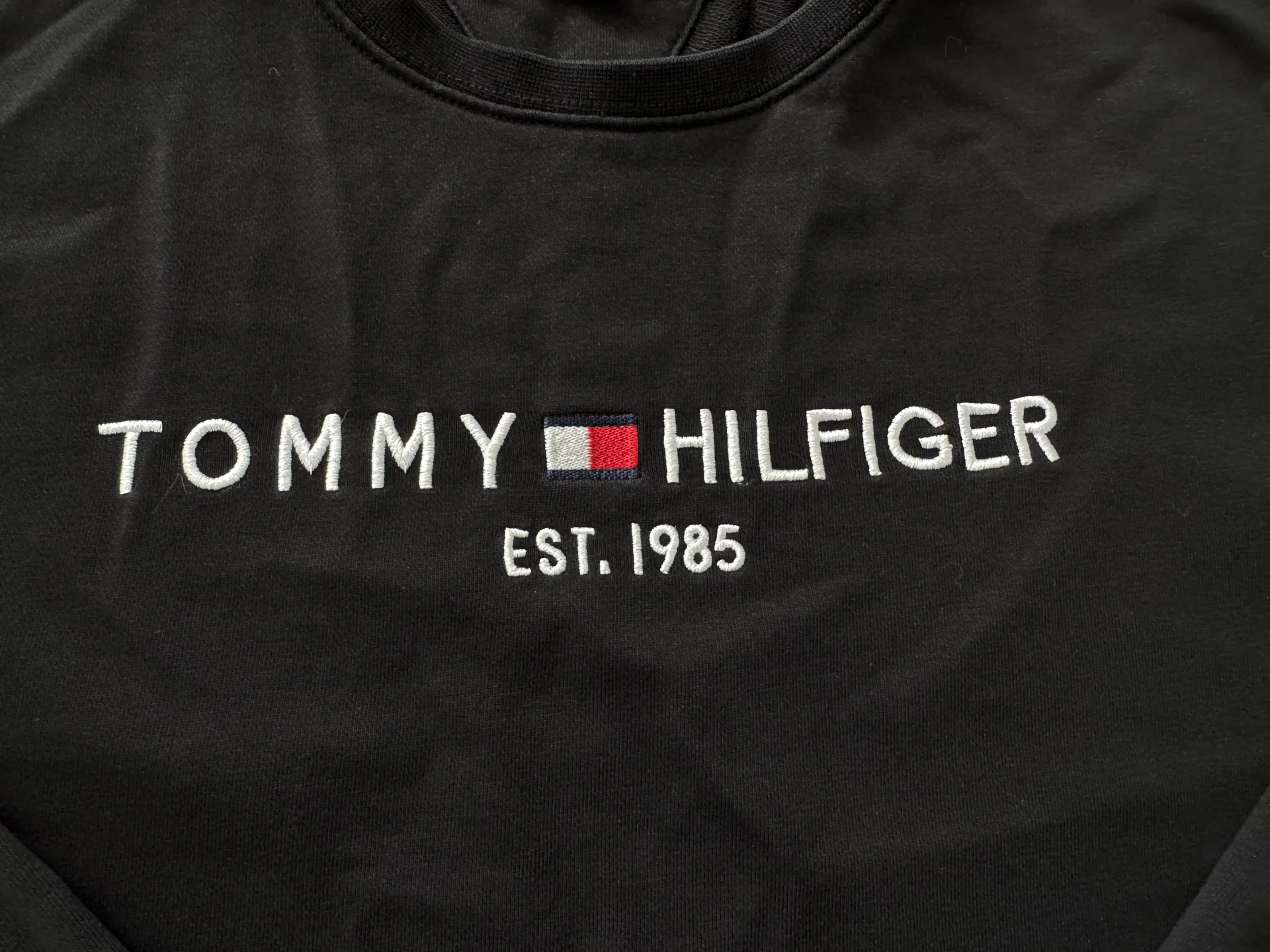 Мужской свитшот Tommy Hilfiger - миниатюра 2