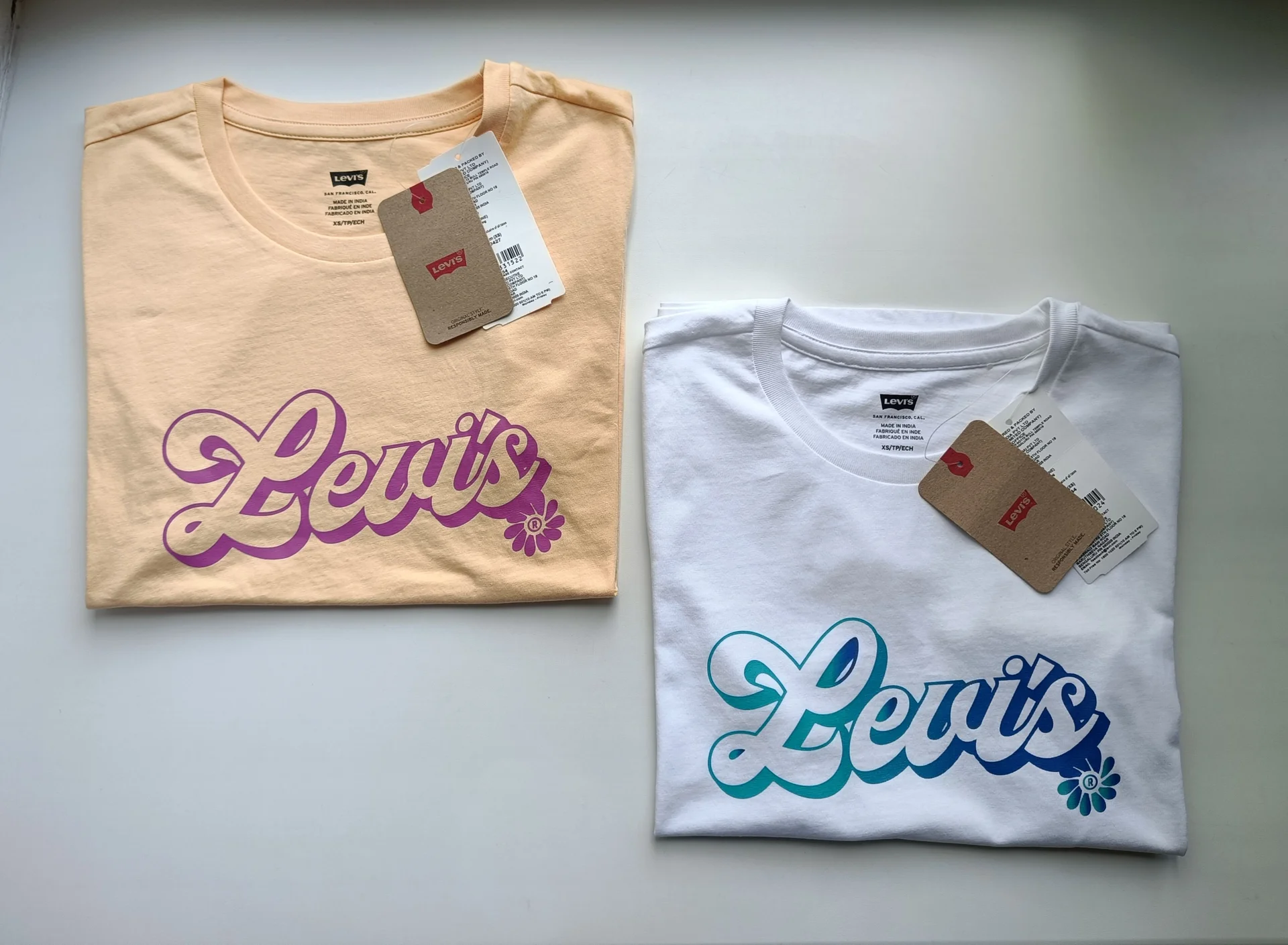 Футболка женская Levis - изображение 1