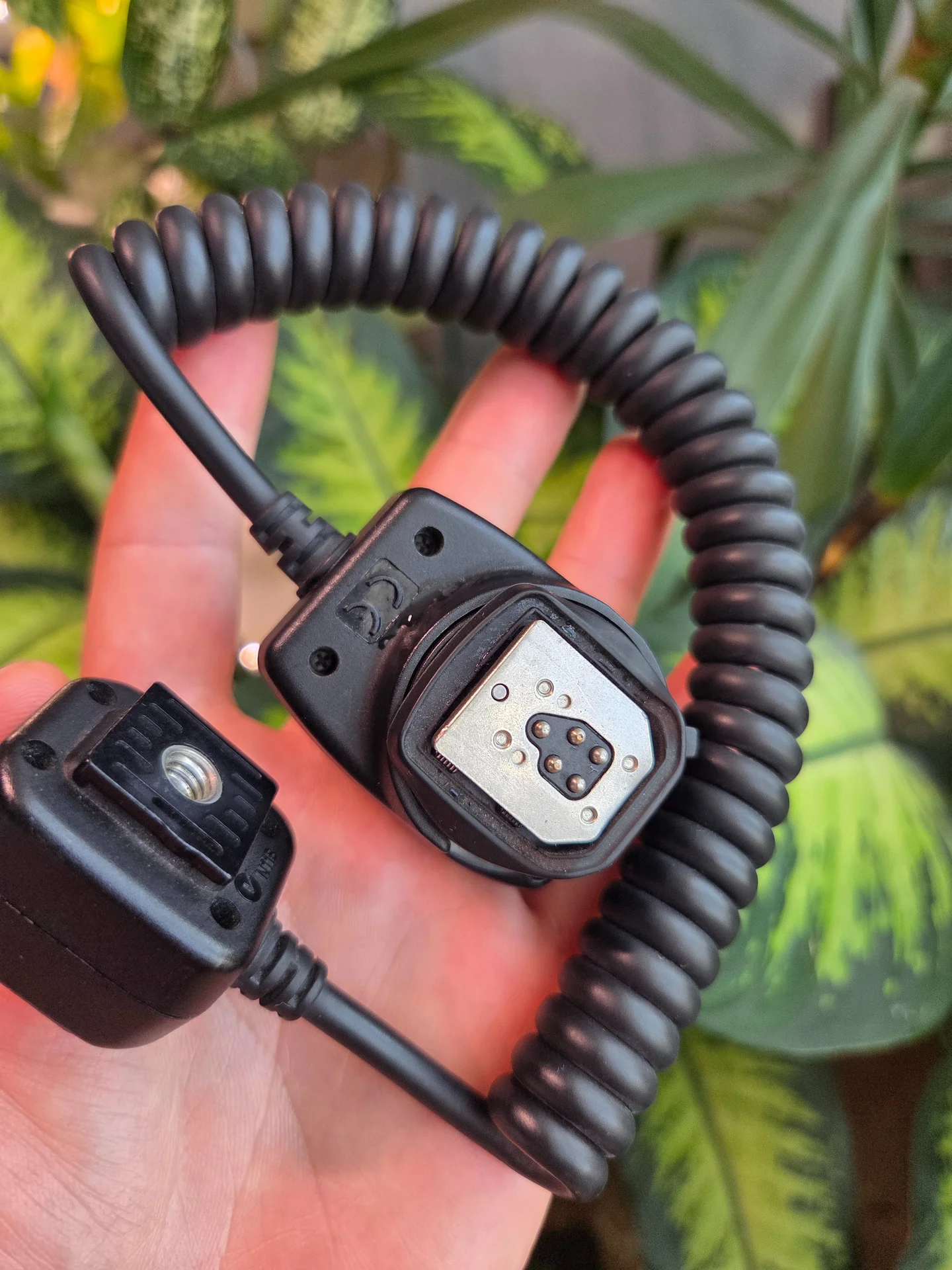 Canon Off-Camera Shoe Cord OC-E3 — TTL-кабель - миниатюра 3