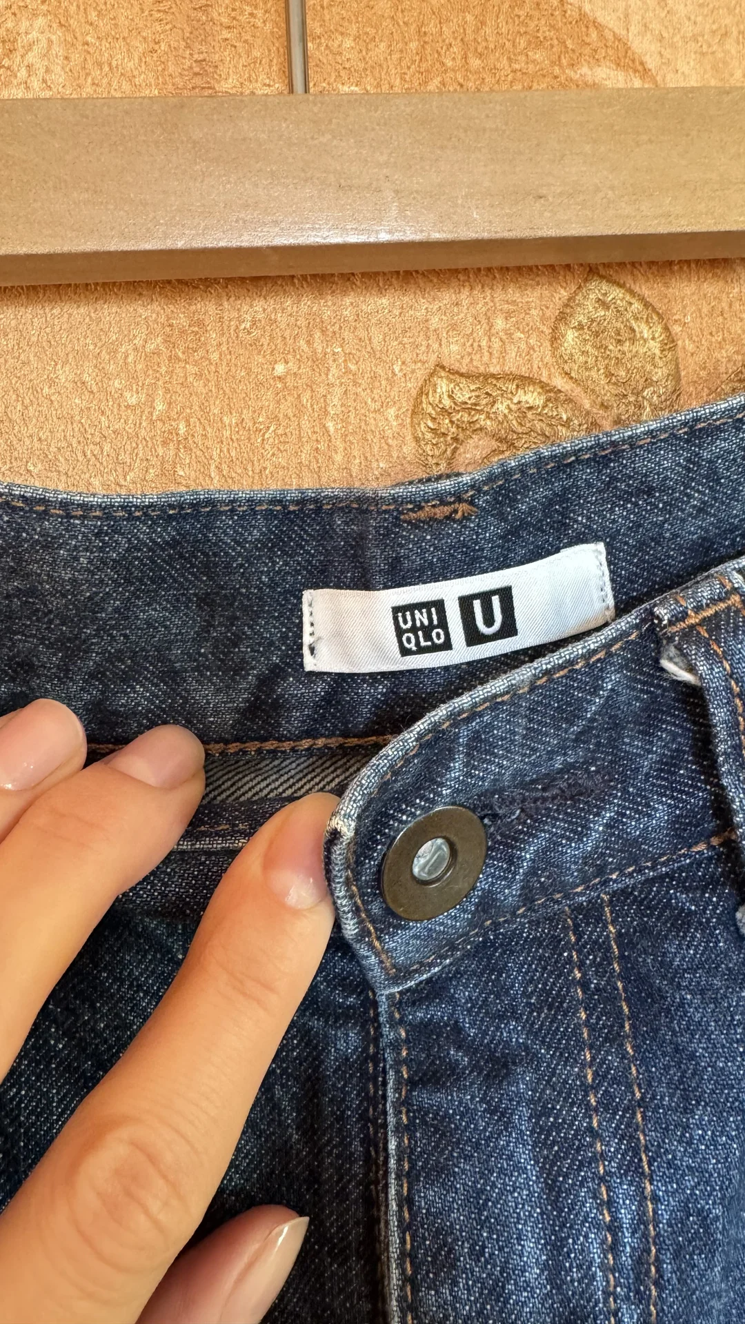Джинсы прямые Uniqlo - миниатюра 4