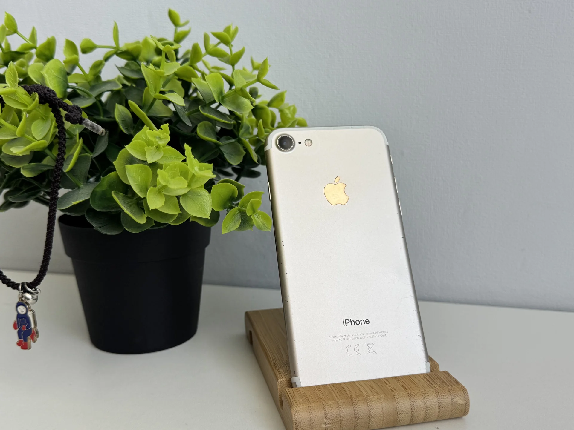 iPhone 7 32 gb - миниатюра 2