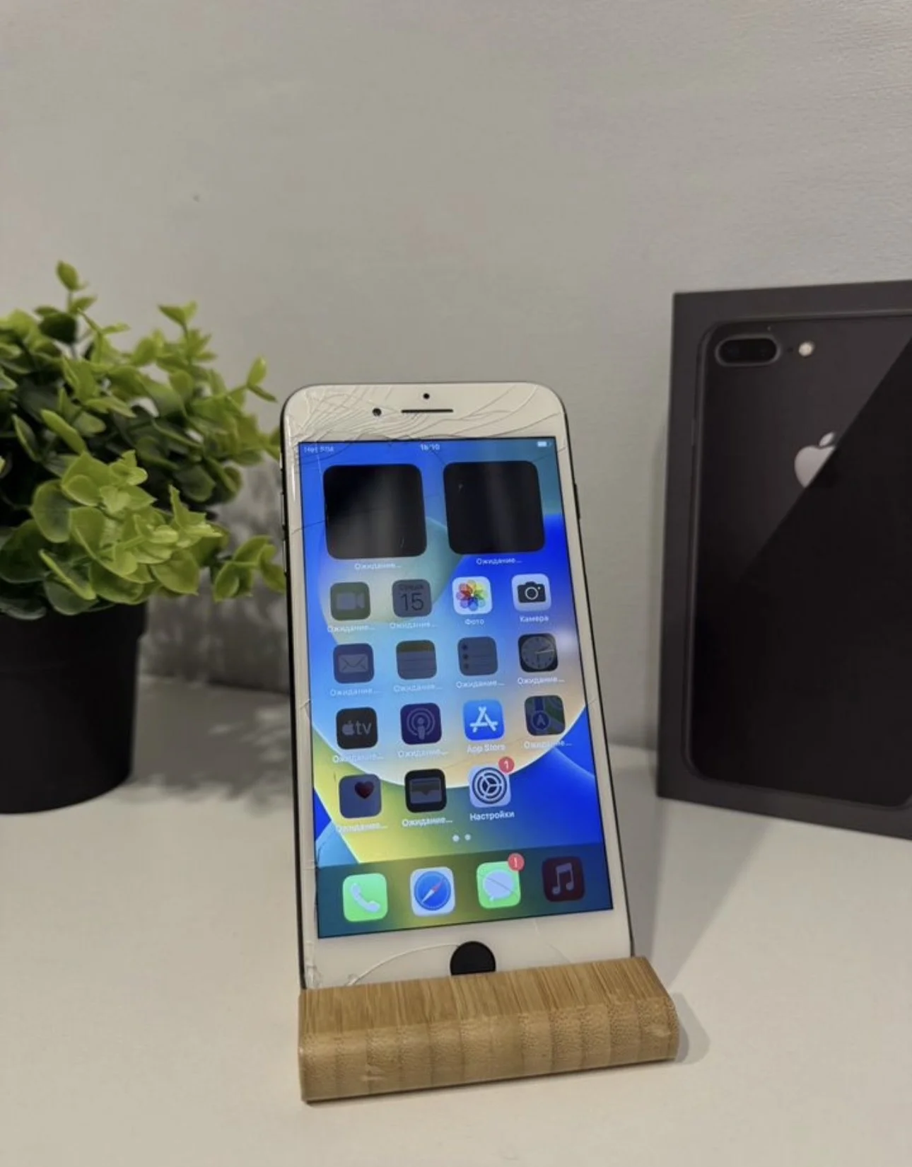iPhone 8 plus 64 gb - миниатюра 2
