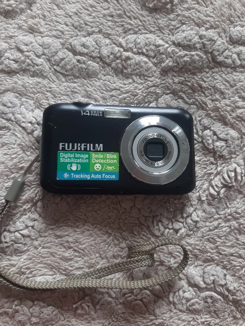 Цифровой фотоаппарат Fujifilm - миниатюра 2