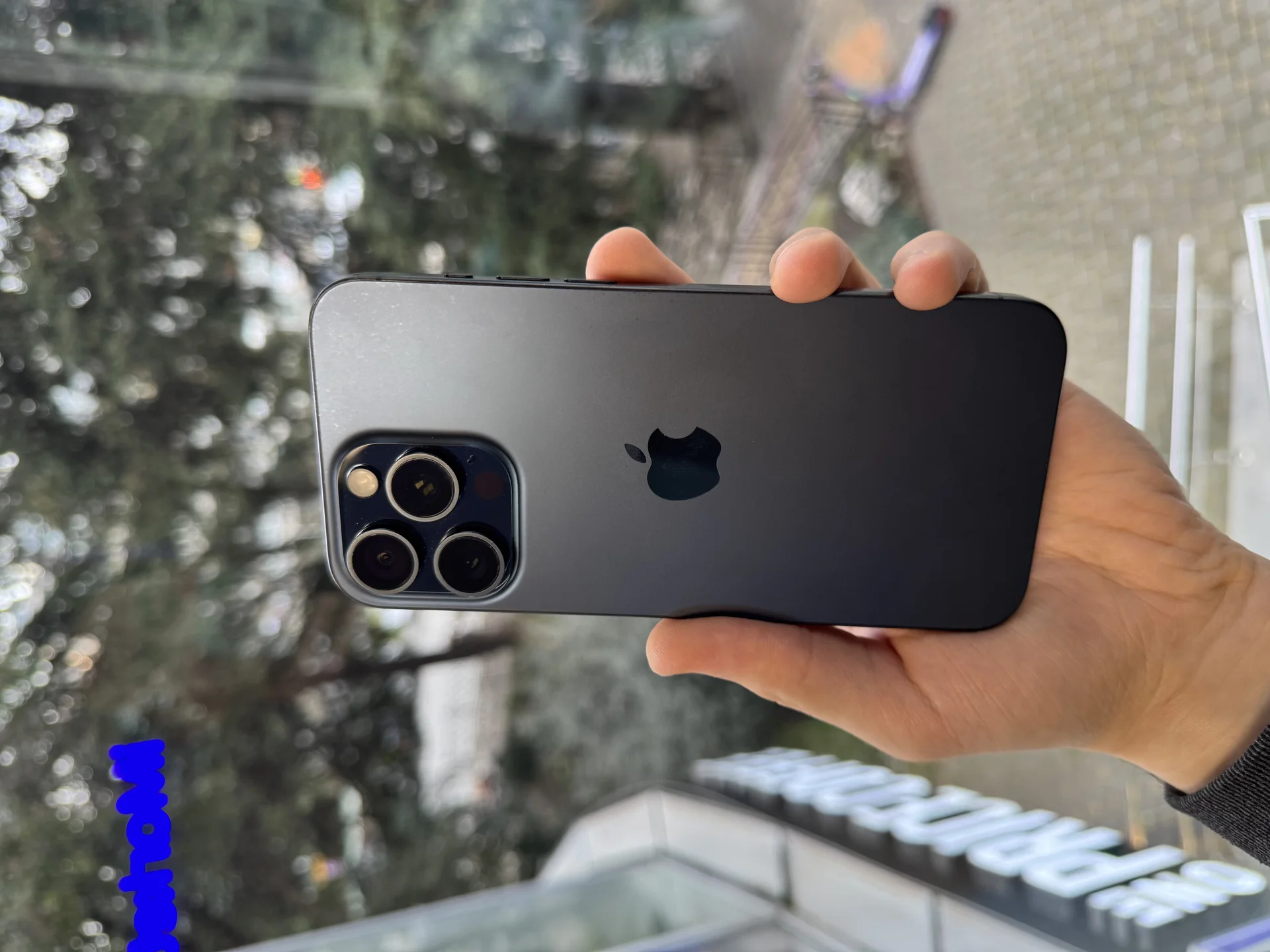 iPhone 15 Pro Max - изображение 1
