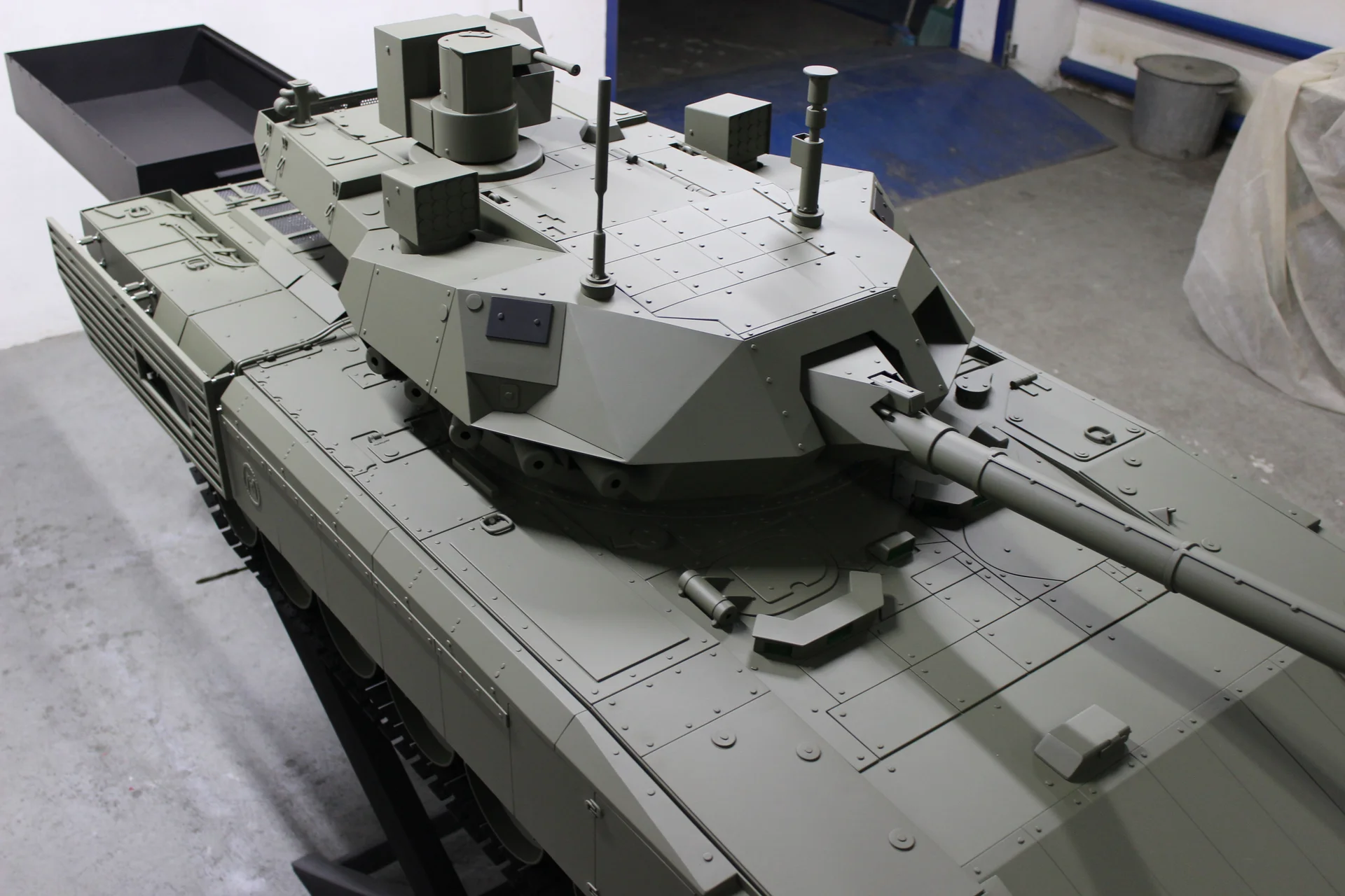 Эксклюзивный макет танка Армата т-14 - миниатюра 11