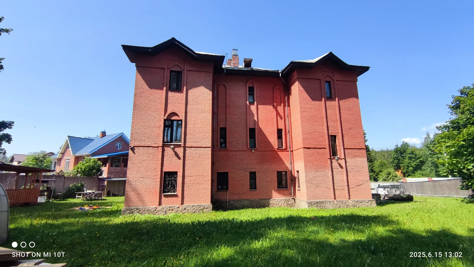 🏡 ПРОДАЕТСЯ ПРОСТОРНЫЙ 3-ЭТАЖНЫЙ КИРПИЧНЫЙ ДОМ 🏡 - изображение 1