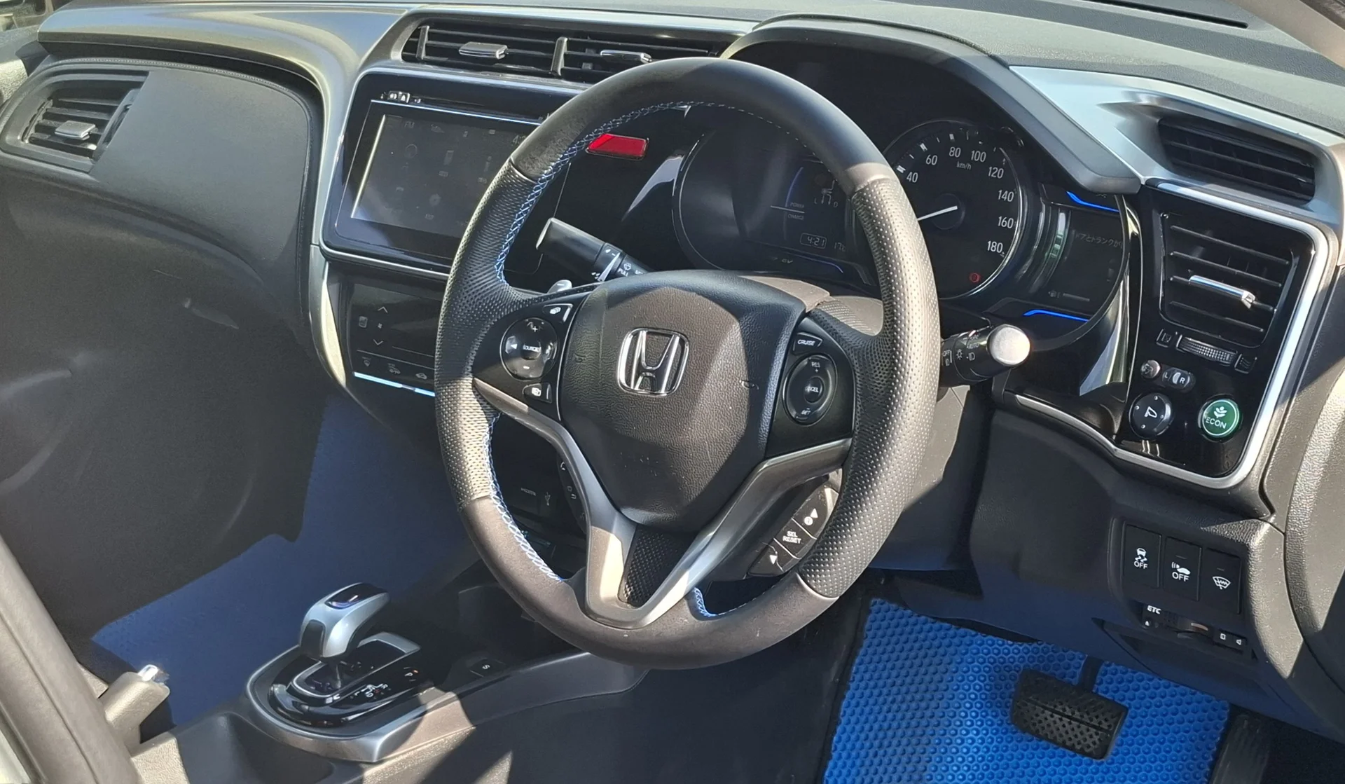 Honda Grace - миниатюра 18