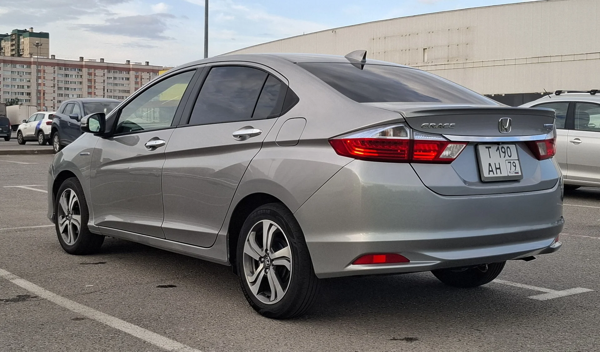 Honda Grace - миниатюра 5