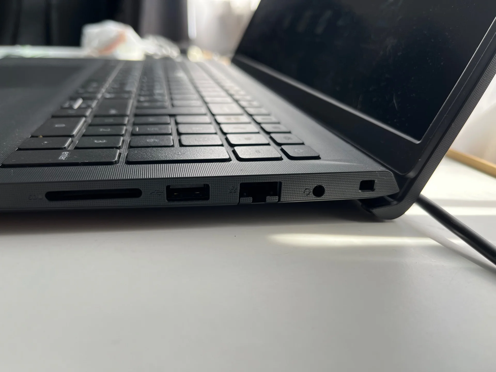 Ноутбук Dell vostro 3520 - миниатюра 6