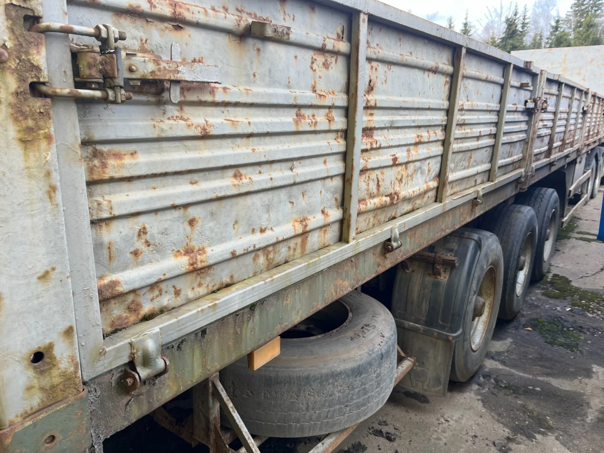 Продам ПОЛУПРИЦЕП МАЗ 975800-047 - изображение 1