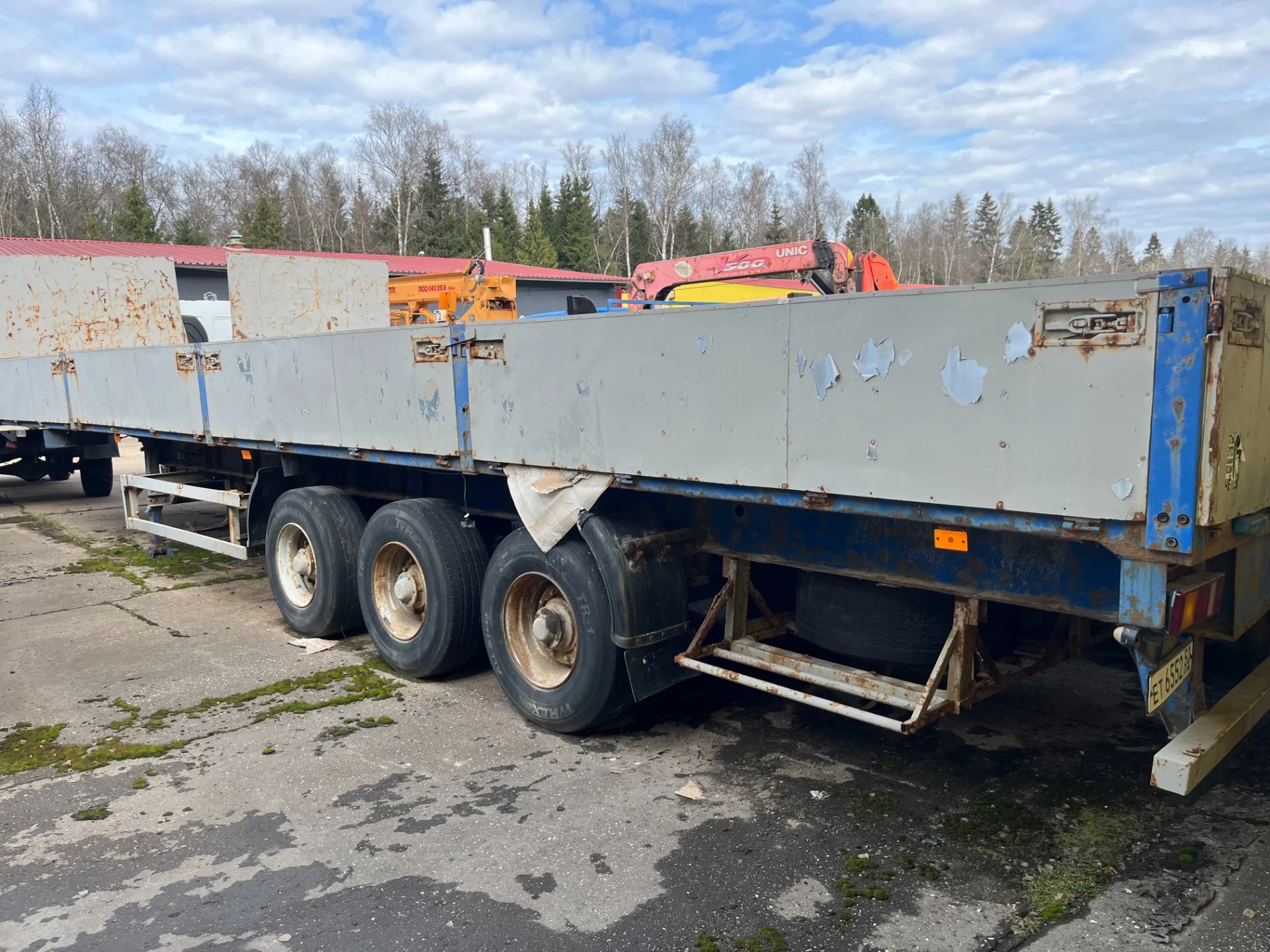 Продам ПОЛУПРИЦЕП МАЗ-975800-2012 - изображение 1