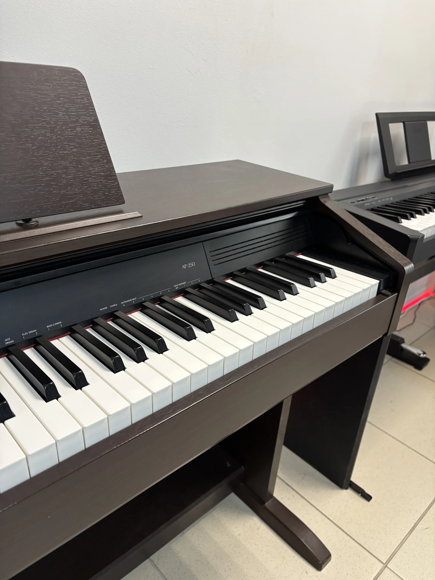 Цифровое фортепиано Casio Celviano AP-250 - миниатюра 3